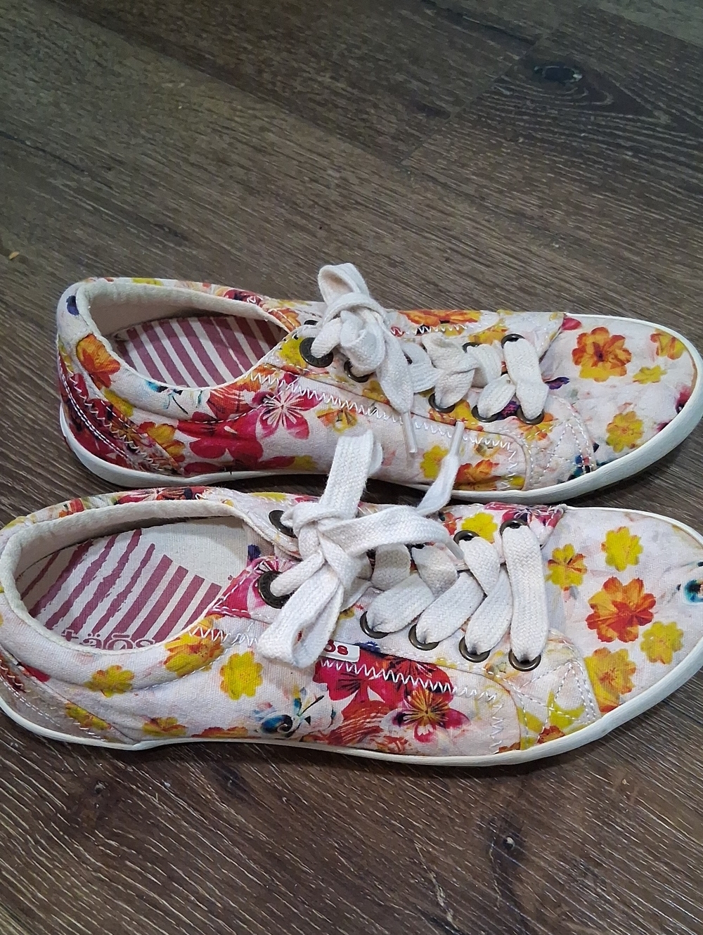 Taos Footwear Star Floral Multicolor Size 6 - Picture 2 of 9